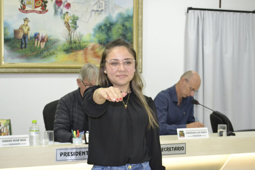 SUPLENTE DO MDB TOMA POSSE